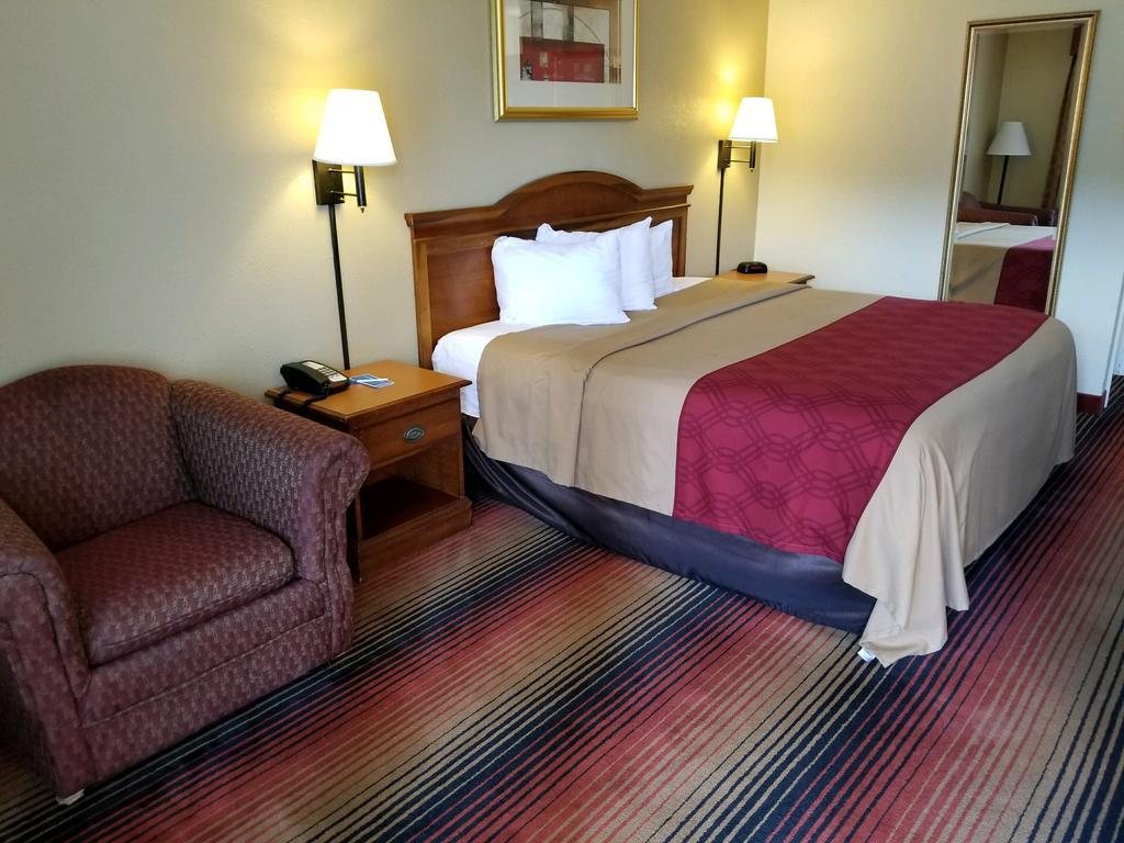 Fairbridge Inn Express נאטשז מראה חיצוני תמונה